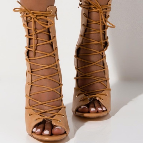 Lace Up Chunky Heel Bootie Size 8 - Picture 8 of 8